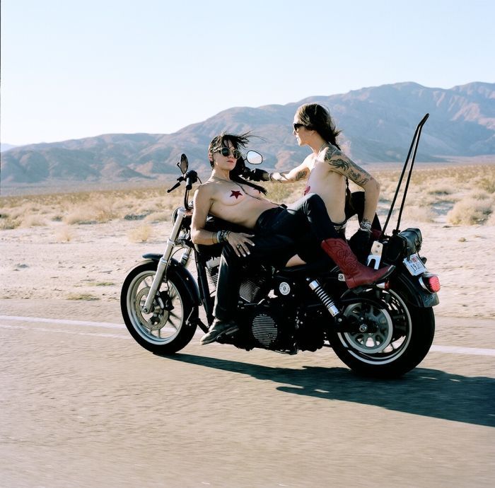 Girls on a motorcycle in Rosario