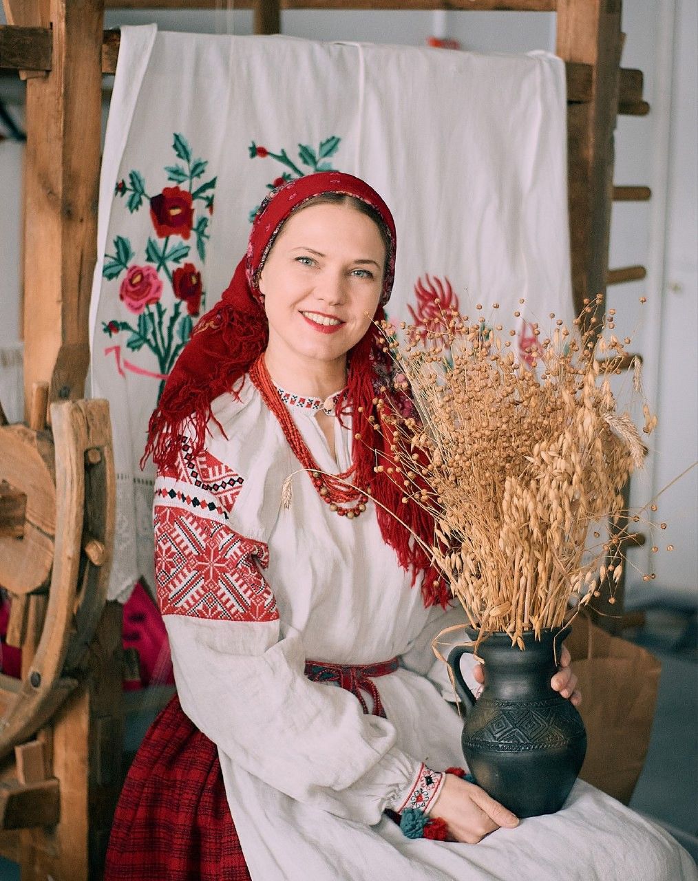 Women in Slavic costumes in Rosario