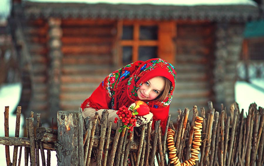 Sexy girl Women in Slavic costumes in Rosario