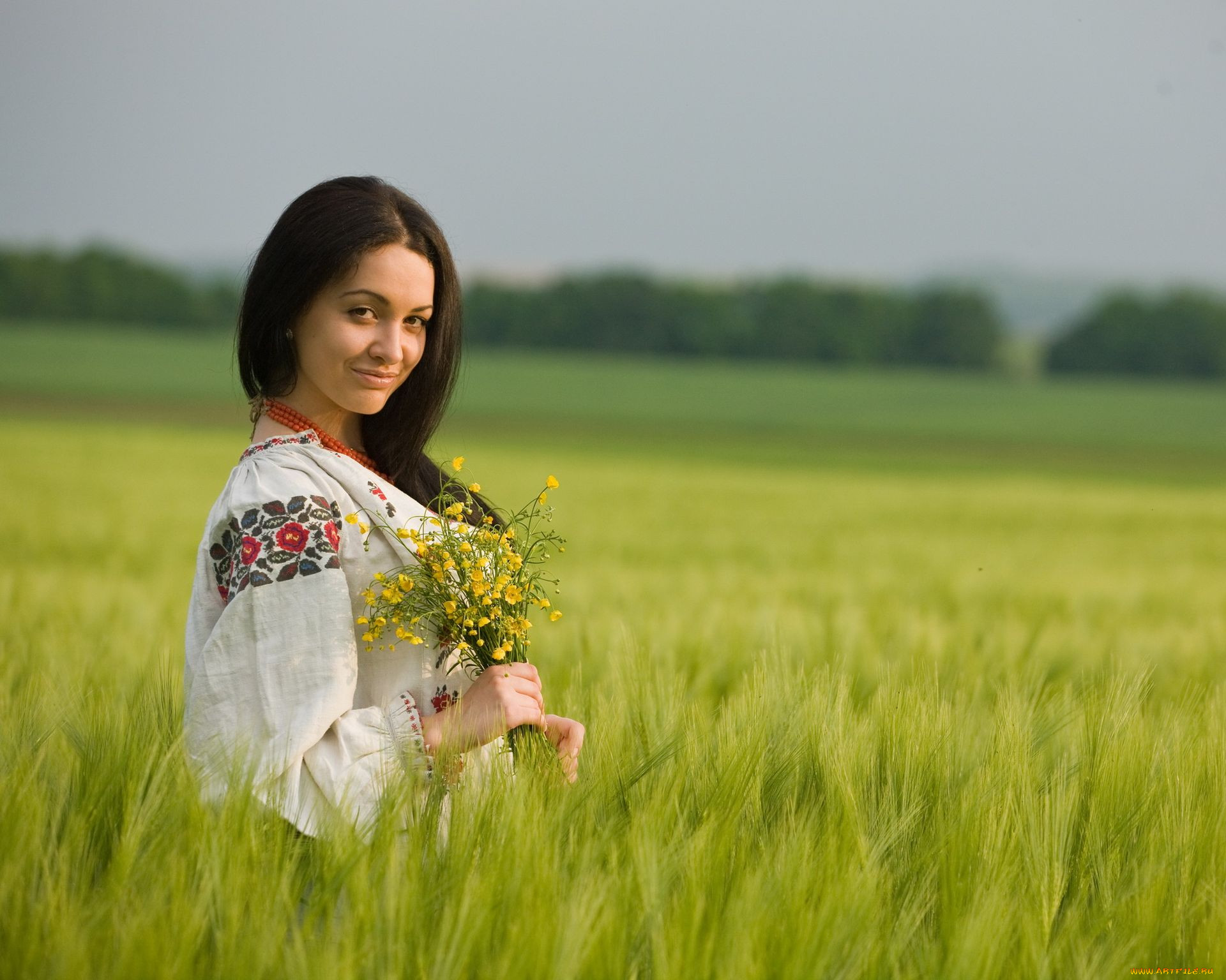 Women in Slavic costumes in Rosario