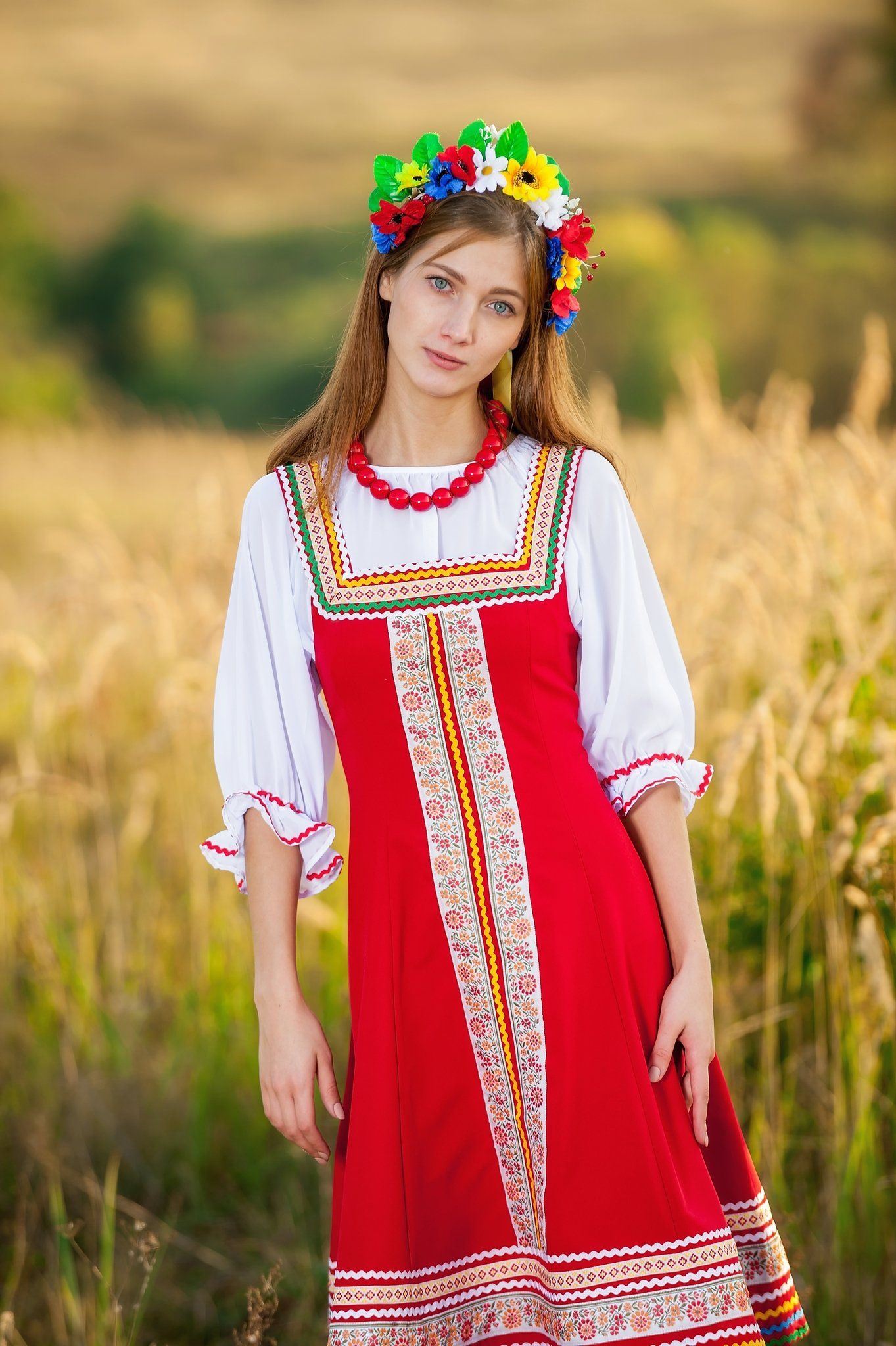 Women in Slavic costumes in Rosario