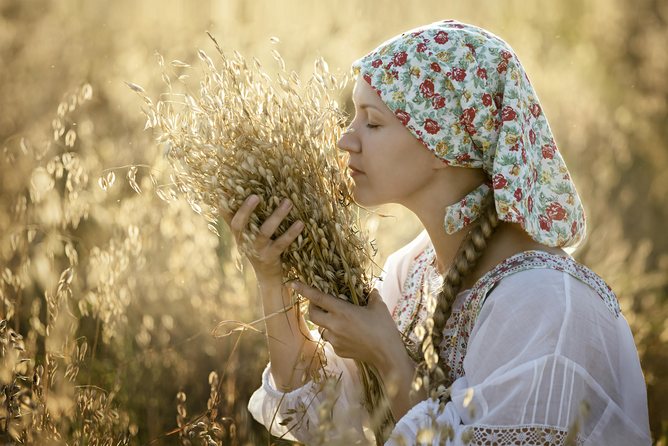 Photo Women in Slavic costumes in Rosario