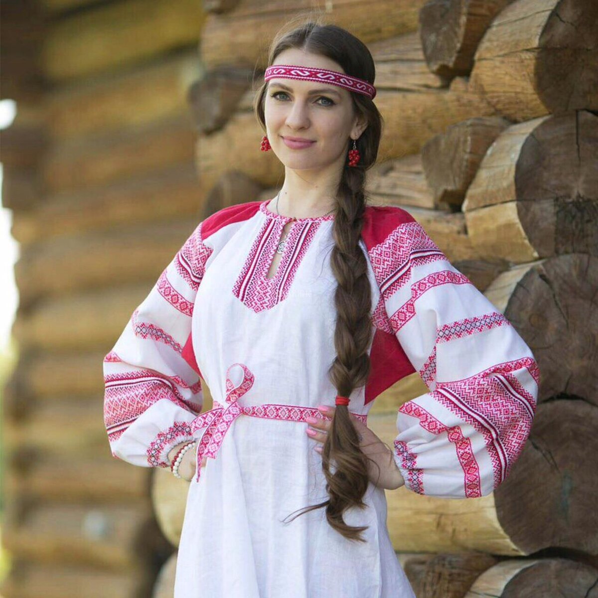 Girls in Slavic costumes in Rosario