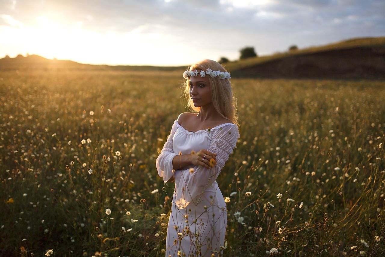 Girls in Slavic costumes in Rosario